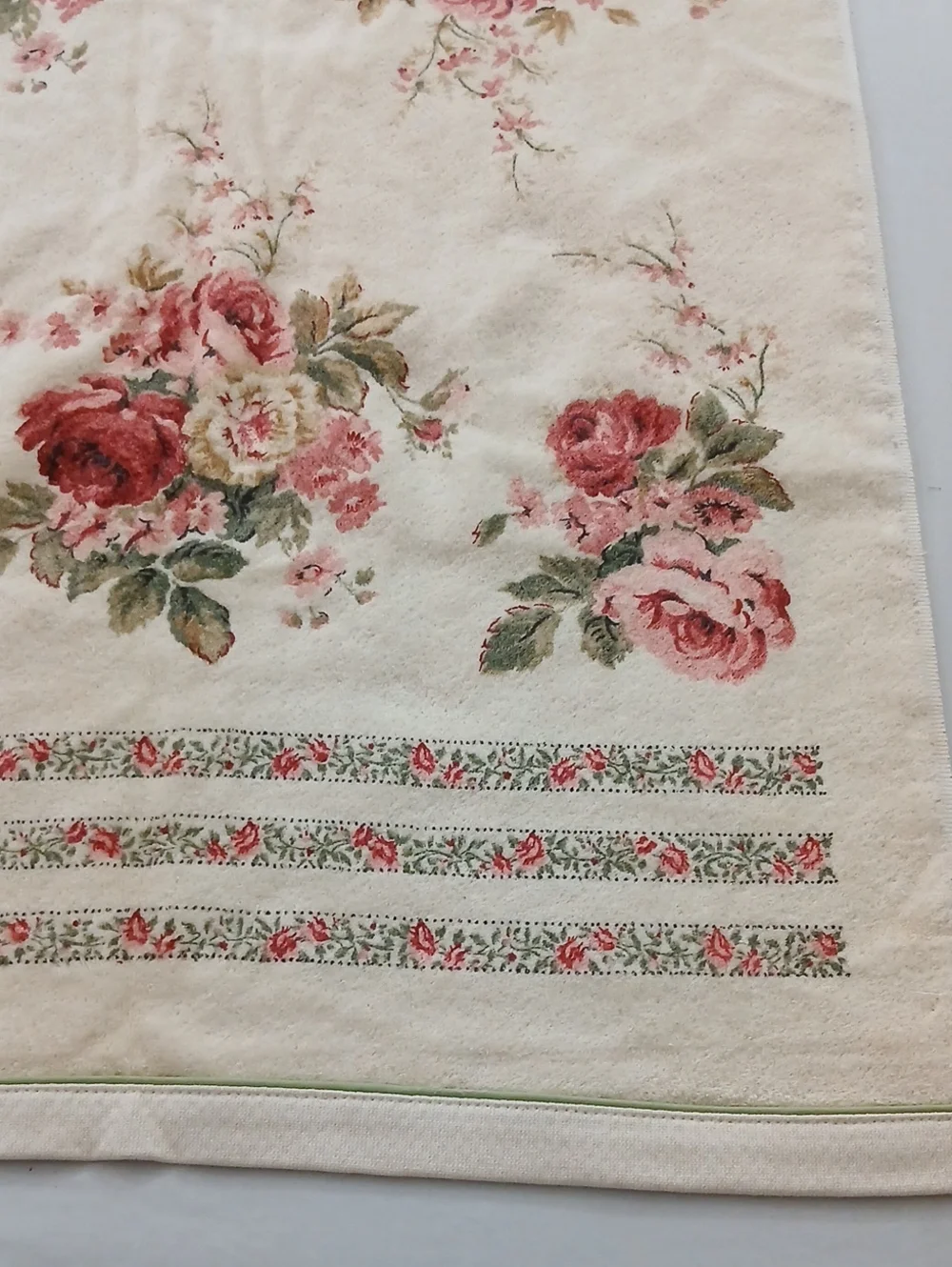 Laura Ashley Vintage Towel Set NWT